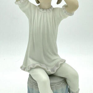 Vintage LLADRO Figurine Girl Shampooing 1148 Retired MATTE 8.75 Inch SPAIN